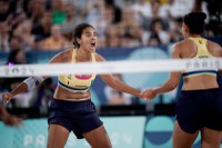 Ana Patrícia e Duda avançam para as quartas de final no vôlei de praia