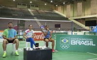 Medalhista Olímpica e técnica da seleção de badminton transmitem conhecimentos sobre a modalidade