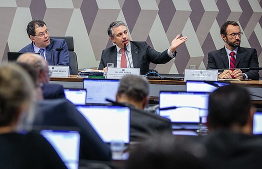 Ministério da Fazenda participa de debate sobre serviços financeiros e split payment no Senado