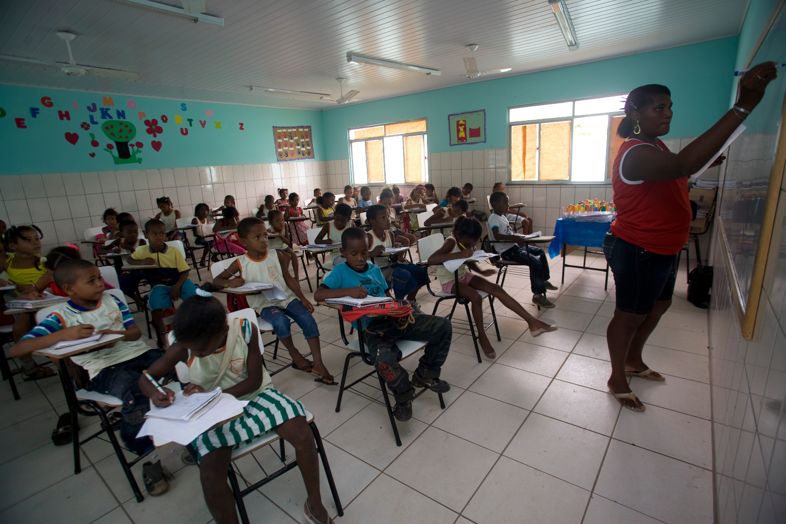 FNDE promove webinar para orientar sobre a execução dos recursos do  Programa Dinheiro Direto na Escola — Português (Brasil)