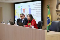 FNDE realiza primeira reunião para construção do edital do PNLD-EJA