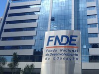 Gestão do FNDE completa seis meses com foco na reconstrução da educação brasileira