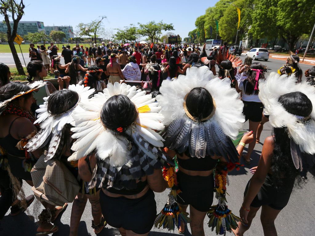 III Marcha Das Mulheres Indígenas Ocupa As Ruas De Brasília Pelo Fim ...