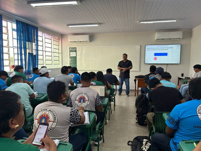 alunos diferentes povos_ Licenciatura Intercultural Unemat_ sala de aula_2 .jpeg