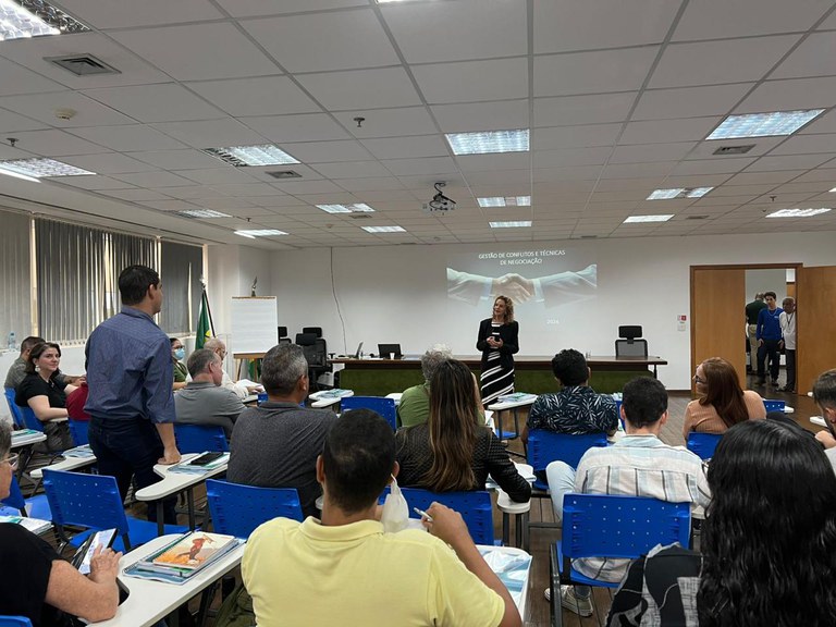 11.12.2024 - Mediação de conflitos e técnicas de negociação em ambiente de trabalho - Foto Divulgação (2).jpeg