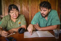Joenia Wapichana visita base da Funai na Terra Indígena Yanomami