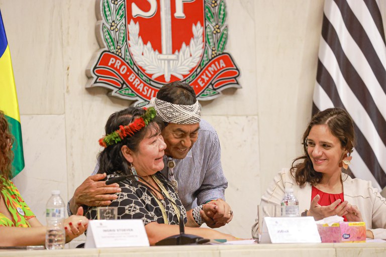 Entrega do colar de honra ao mérito Alesp - Foto Lohana Chaves Funai  (14).JPG