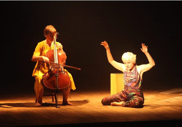 Maria Clara Valle e Soraya Ravenle. Foto: Roosevelt Mota - Arte de Toda Gente - UFRJ. IMG-20221221-WA0053