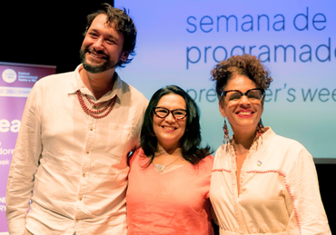 O diretor executivo da Funarte, Leonardo Lessa, a diretora do Teatro a Mil, Carmen Romero, e a Presidenta da Funarte, Maria Marighella, participam de evento no Chile - Foto: Fundação Teatro a Mil