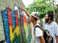 Projeto oferece gratuitamente cursos de grafite, fotografia e artesanato para jovens em Vilhena (RO)