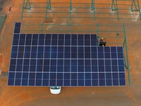 HFA constrói usina fotovoltaica e une energia limpa à economia de recurso