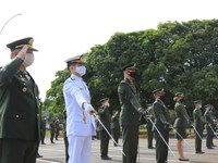 HFA homenageia aviadores com medalhas e desfile