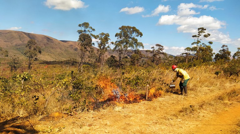 Ibama participa de simulado de combate a incêndios florestais no Parque Estadual da Serra do Rola-Moça