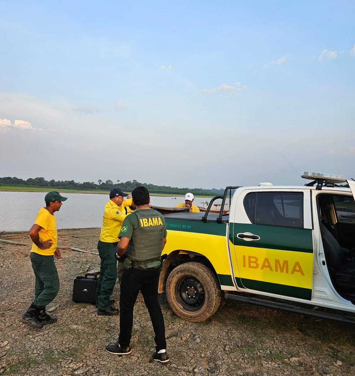 2023-10-04_Ibama_reforça_ajuda_nas_atividades_de_emergencia_ambiental_no_Amazonas-1