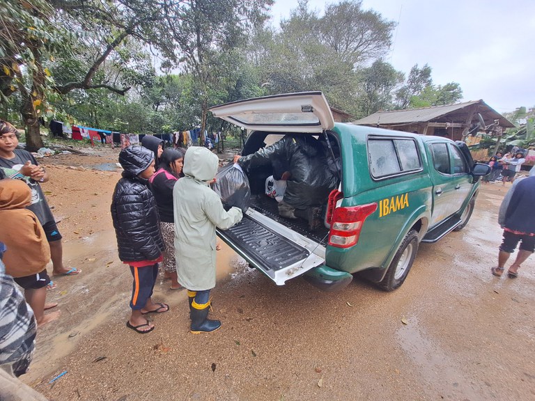 2024-05-14_Equipe_do_Ibama-SP_viaja_2600_km_para_auxiliar_Ibama_gaucho nos_atendimentos_e_resgates_das_vítimas_da_tragedia_climatica_no_estado-1