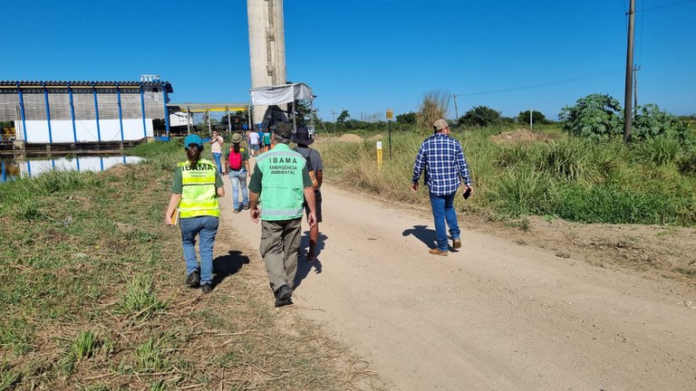 2024-05-09_Ibama_vistoria_Sistema_de_Captacao_de_Aguas_Imunana-Laranjal_no_Rio_de_Janeiro_contaminado_com_tolueno_em_abril