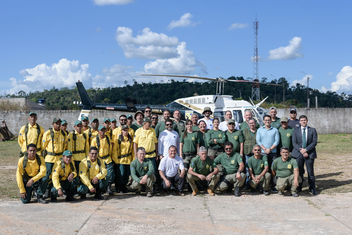 brigadistas_e_agentes_federais_np.jpg