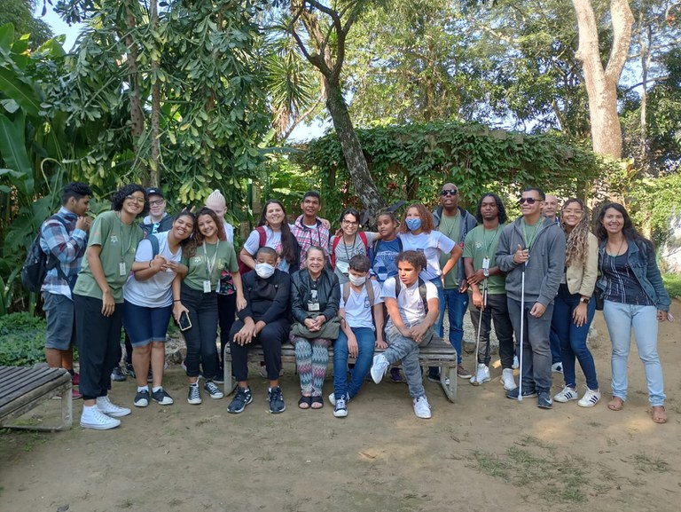 Alunos do IBC visitam o jardim sensorial do Jardim Botânico do Rio de Janeiro