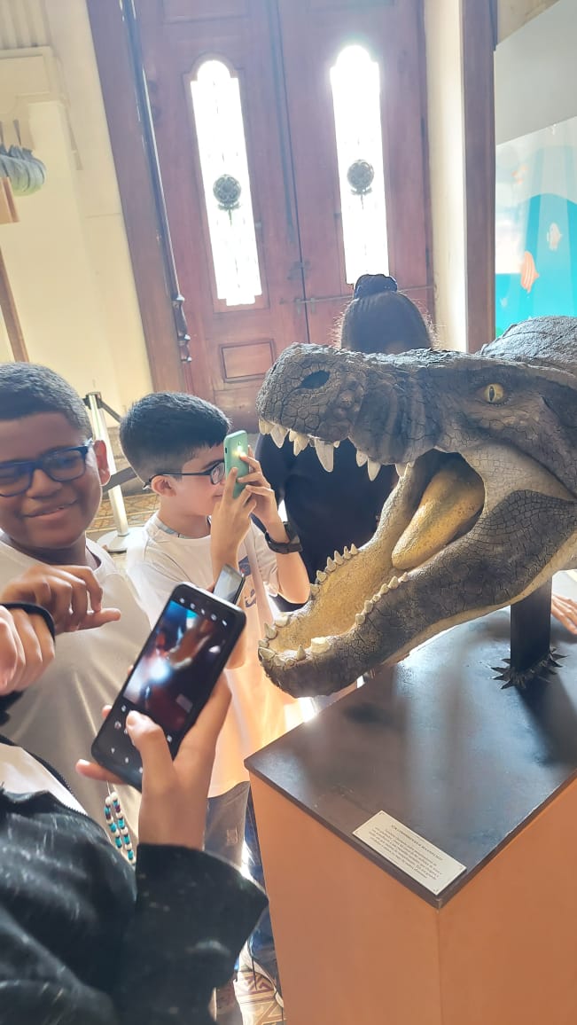 Visita ao Museu de Ciência da Terra - CPRM - T. Rex