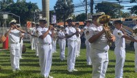 Banda dos Fuzileiros Navais cativa os jovens alunos