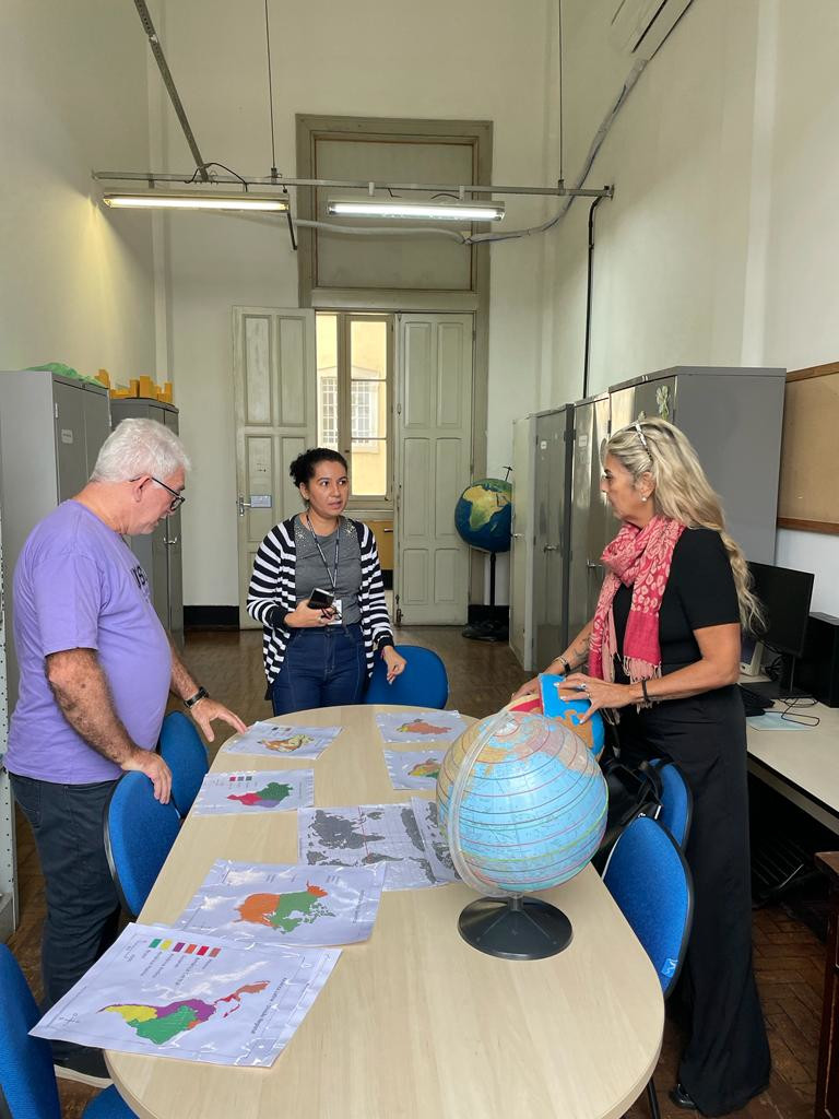 Visita UFSC - Globo Terrestre