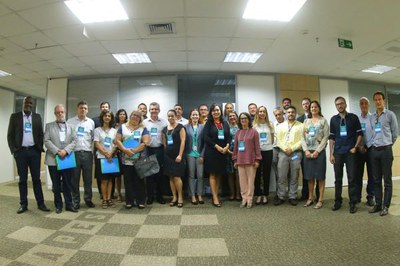 Participaram da reunião Hélia Chaves e Lilian Tomé, ambas na foto, além de Washington Segundo, Rogério Castilho e Lucca Ramalho, que trabalham no IBICTCCS/CAPES