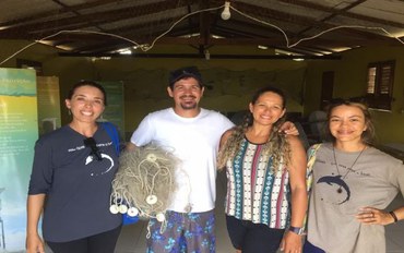 Equipe de ambientalistas desenvolvendo o Projeto de Monitoramento