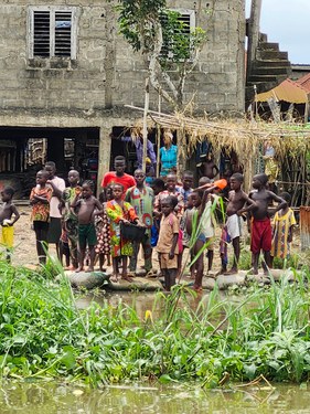 Comunidades ribeirinhas em Grand-Popo, Golfo do Benim, África (2024).