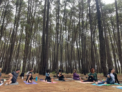 Aulas de yoga comunitária aos domingos - Foto: Divulgação