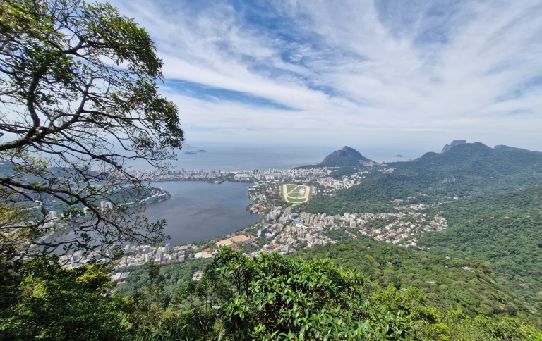 O novo caminho faz parte da Trilha Transcarioca, um percurso de 180 km que conecta diversas unidades de conservação no Rio de Janeiro