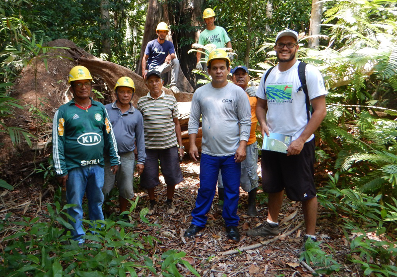 Equipe do Parque Nacional de Anavilhanas durante trabalho de campo (Foto: Acervo Parna de Anavilhanas)