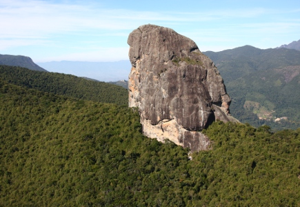 APA Serra da Mantiqueira Pedra do Picú Iamone Minas Gerais Crédito Clarismundo Benfica