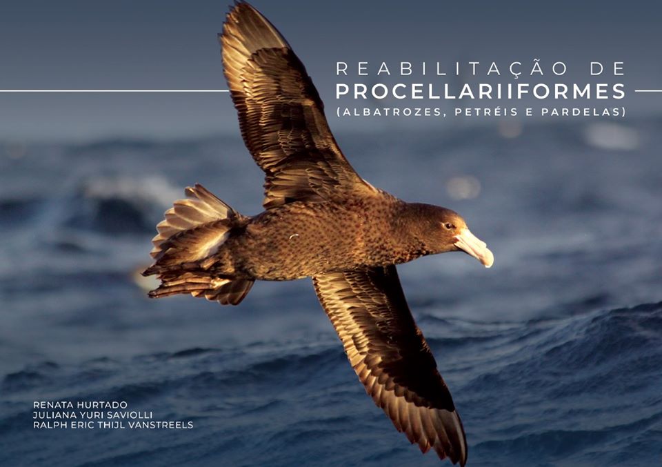 Capa Livro Reabilitação Albatrozes e Petréis