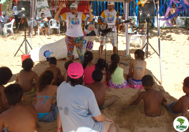 Campanha de educação ambiental nas praias