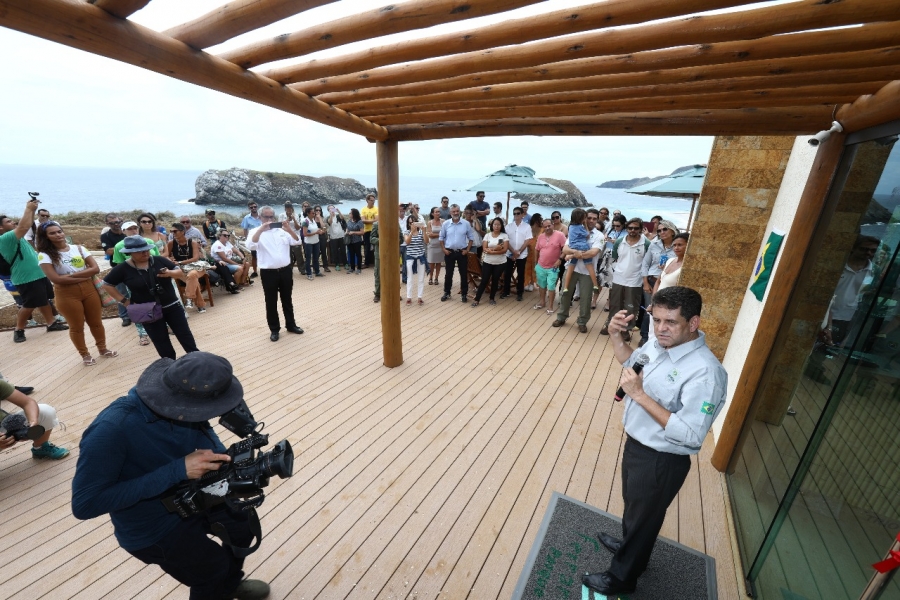 inaugura