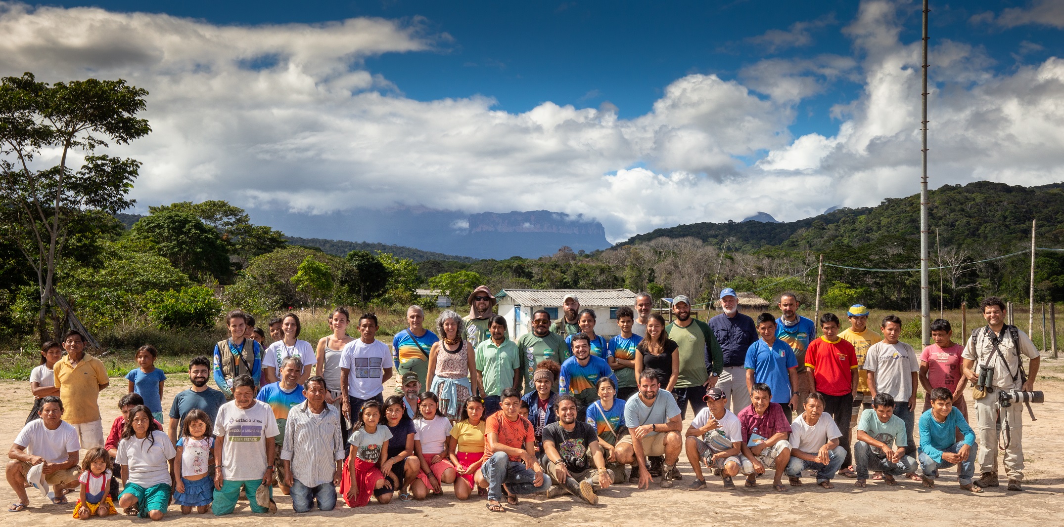 Parte da equipe e colaboradores ingarikos Foto Alejandro Garcia