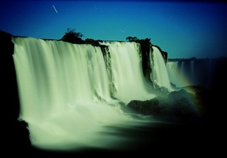 renato serig cataratas noturna