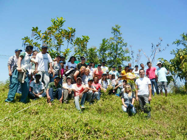 voluntários apa guapimirim.jpg