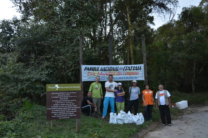 voluntários itatiaia.jpg