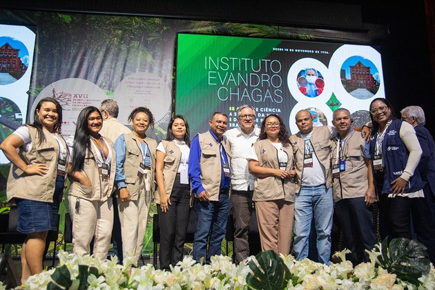 Ministro Alexandre Padilha com os Agentes Comunitários de Saúde (ACS) e Agentes de Combate a Endemias (ACE) dos municípios de Belém e Marituba, que trabalham na linha de frente do combate à malária 