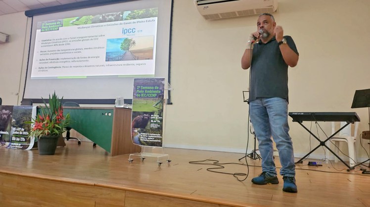 Márcio Jackson Costa, da COSANPA, abordou a sustentabilidade socioambiental sob a perspectiva da gestão de riscos