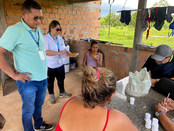 Equipe visitou a população residente em áreas de risco, incluindo crianças a partir de 2 anos de idade, adolescentes, adultos e idosos