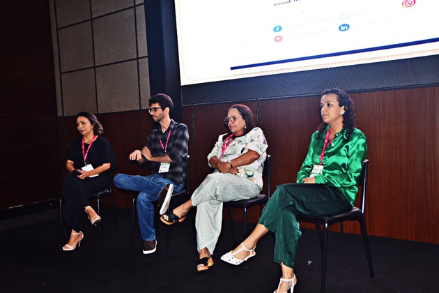 Mirleide dos Santos, Luciano Franco, Ana Cecília Cruz e Marcella Bernal durante a sessão de debates