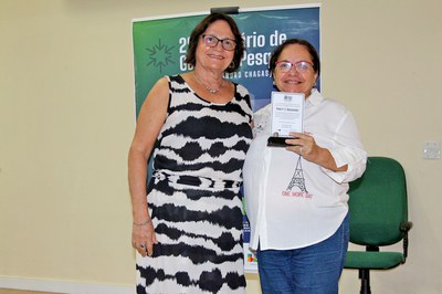 Helena Baldez recebe homenagem em nome do Dr. Pedro Vasconcelos