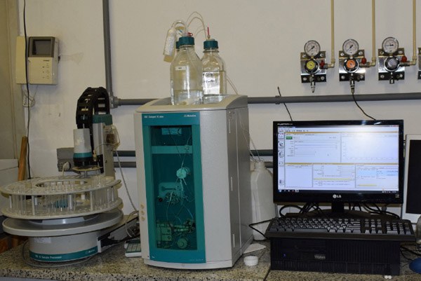 Sistema de cromatografia de íons do LEMA, no IQ-UFRJ