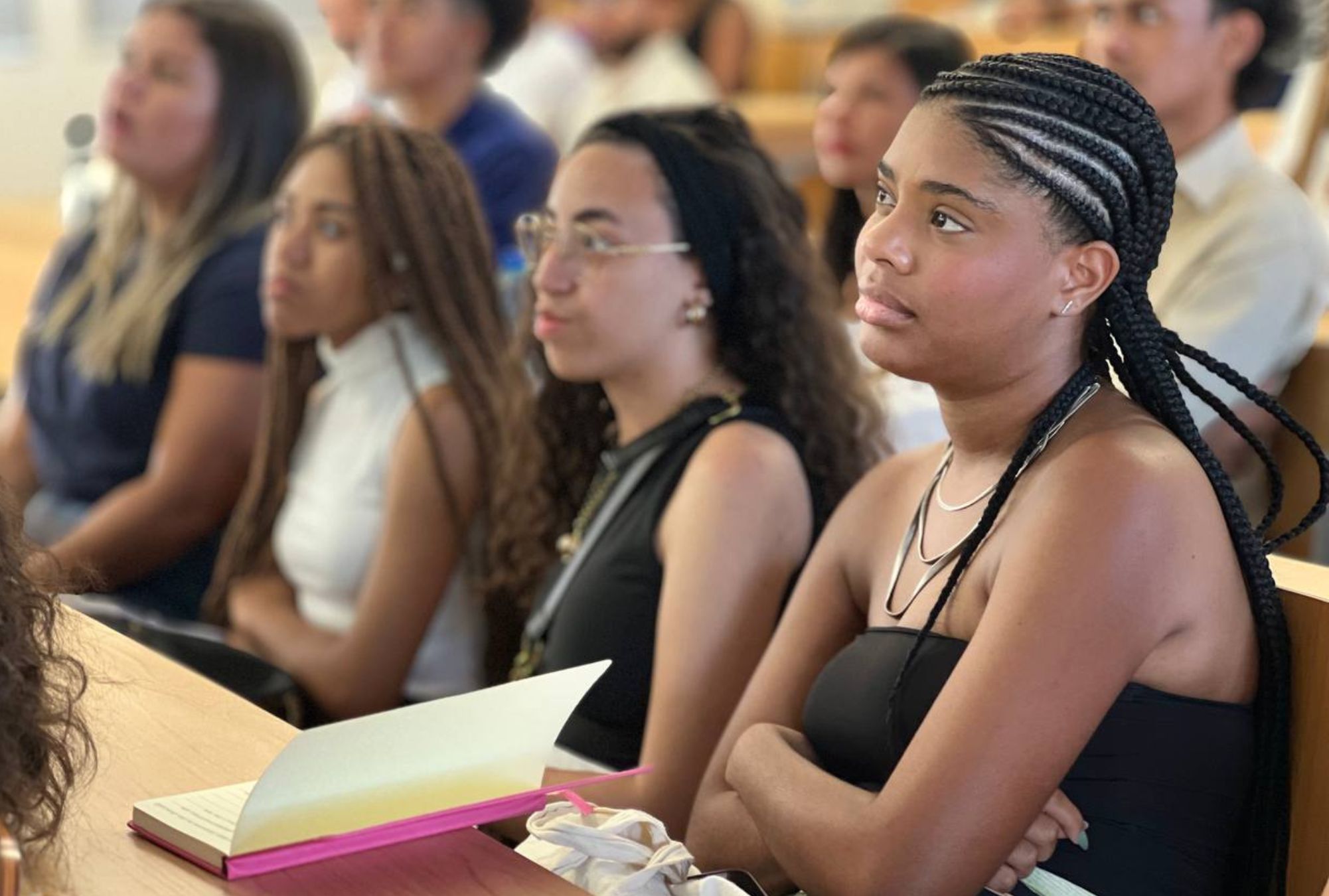 Serão selecionados 150 estudantes e professores negros ou quilombolas para intercâmbio de curta duração no Peru, em Angola e na República Dominicana