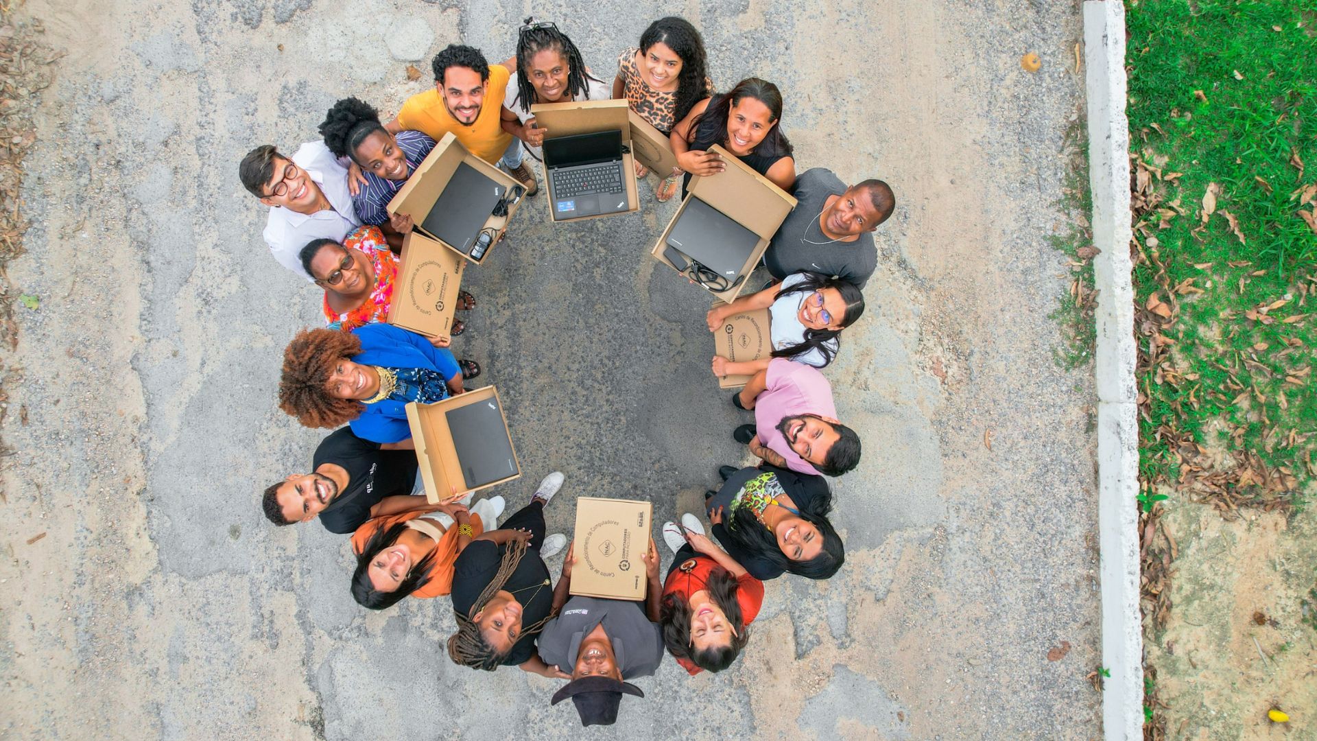 Maior território quilombola do Brasil recebeu 14 computadores para criar laboratório de informática da comunidade