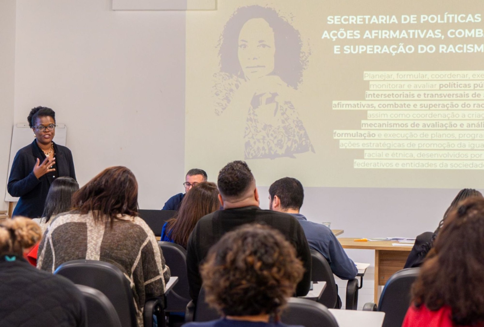 Equipe da Secretaria de Políticas de Ações Afirmativas, Superação e Combate ao Racismo realizou em Curitiba mais um encontro sobre educação antirracista