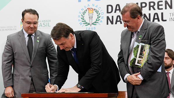 Presidente oficializa gratuidade de publicação na IN para órgãos participantes do Orçamento Geral da União  (Foto: Isac Nóbrega/PR - https://www.flickr.com/photos/palaciodoplanalto/)