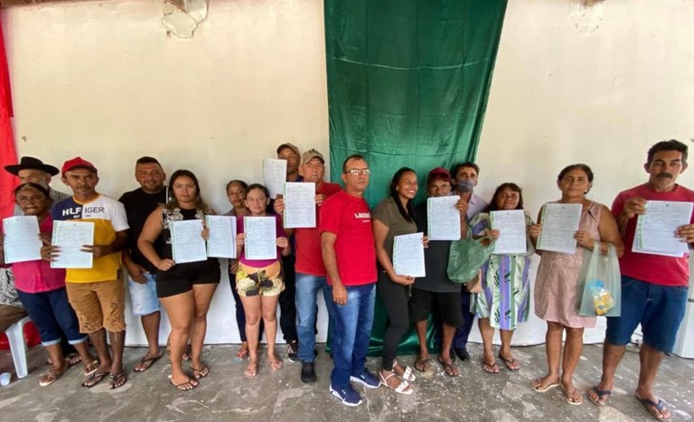 Entrega de títulos do assentamento Pentecoste (CE)